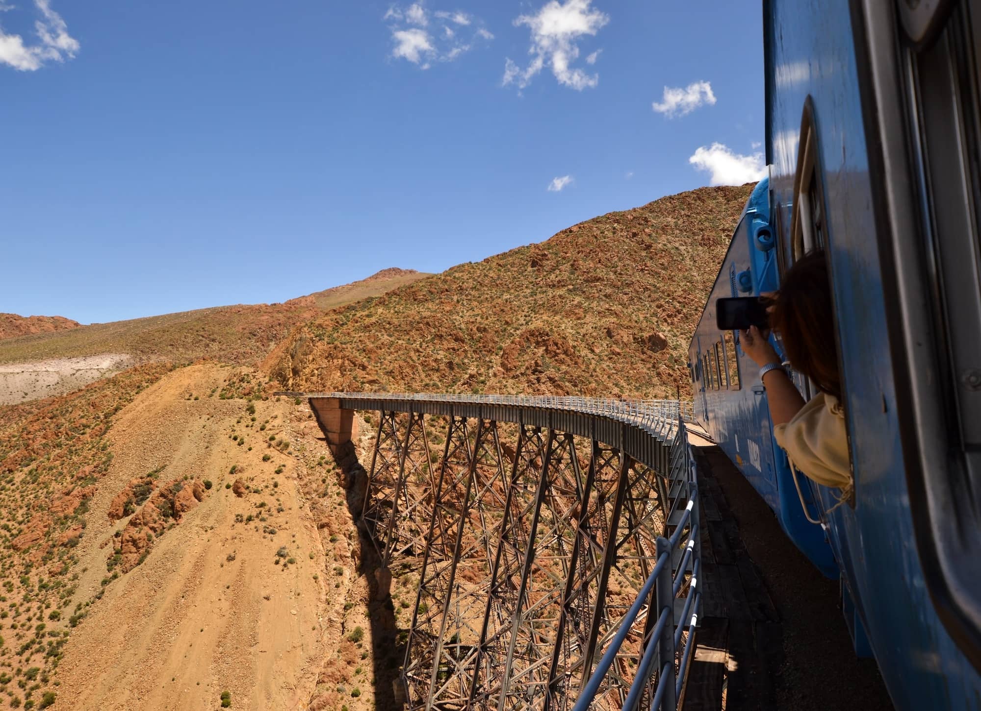 Trains in Argentina large distance travel