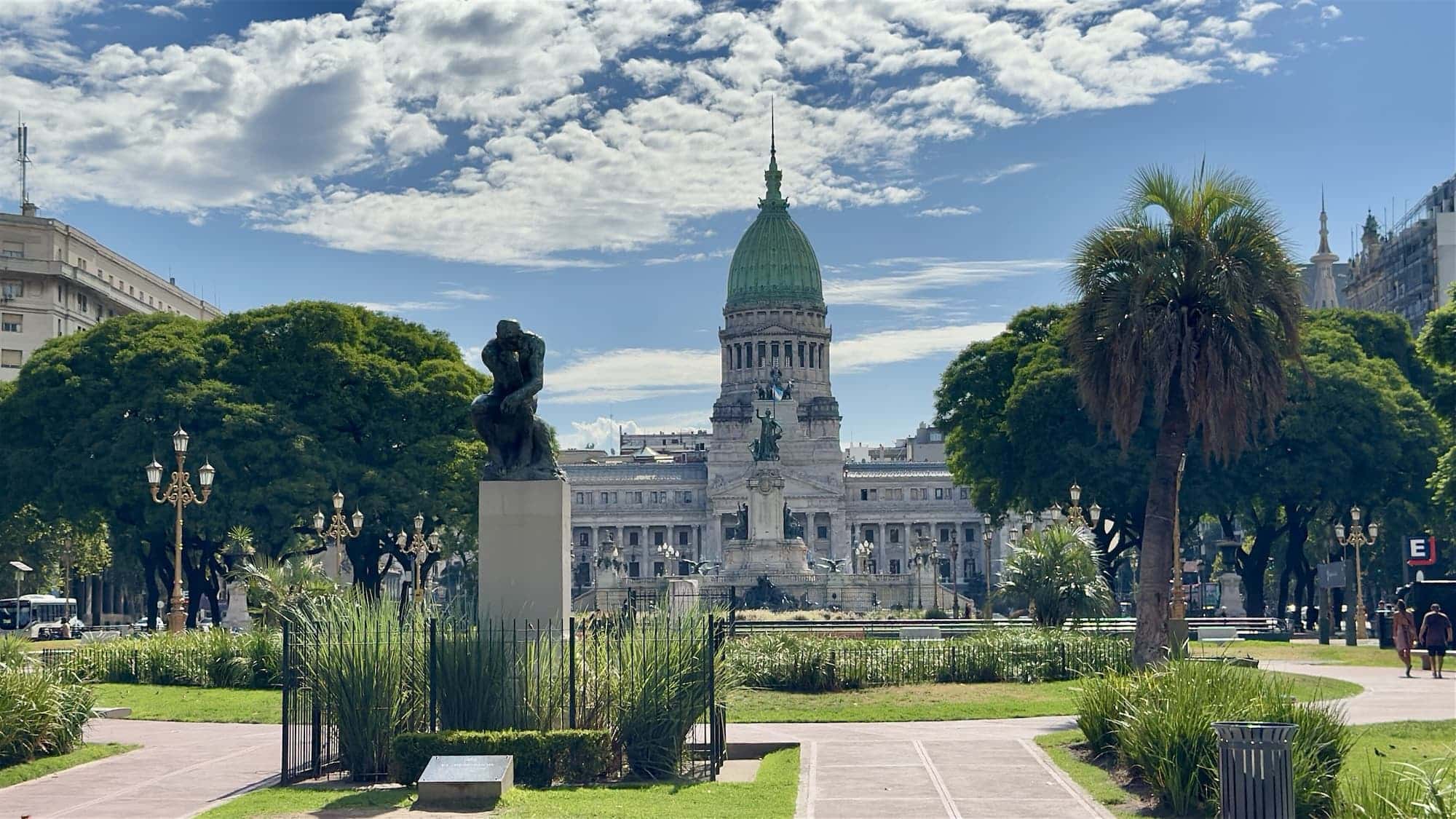 Praça com o Congresso da Argentina